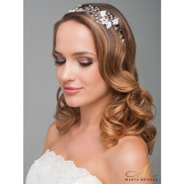 Virágos, ezüst szalagos menyasszonyi hajpánt kristályokkal és gyöngyökkel díszíttve MET-CQ-B947