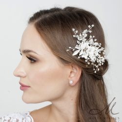   Apró gyöngyökkel és kristályokkal díszített virágos menyasszonyi fésű MET-RE-B1912